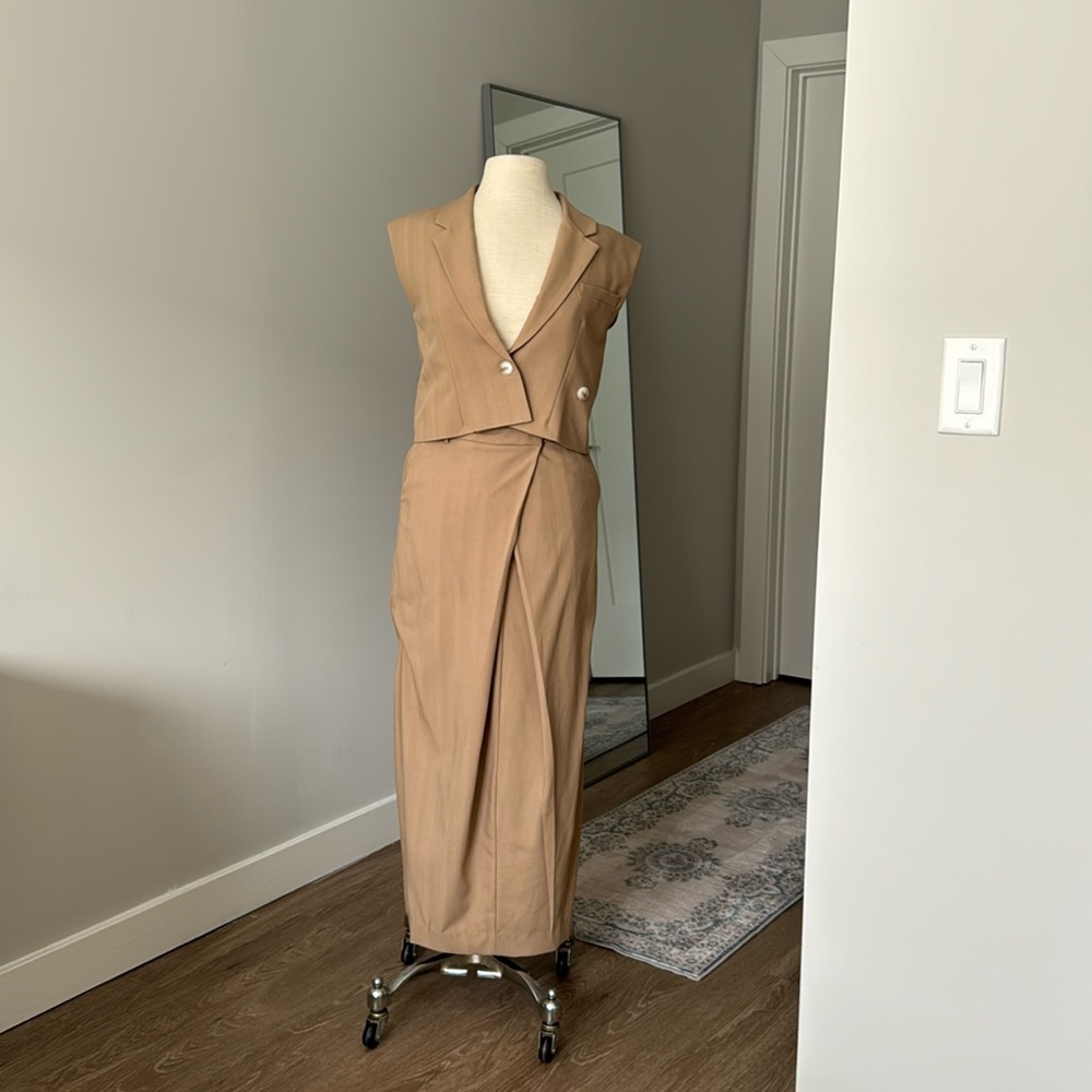 NWT Suiting
